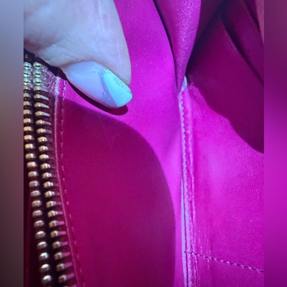 Miu Miu Red Croc-Embossed Clutch with Gold Chain W/COA - Picture 15 of 16